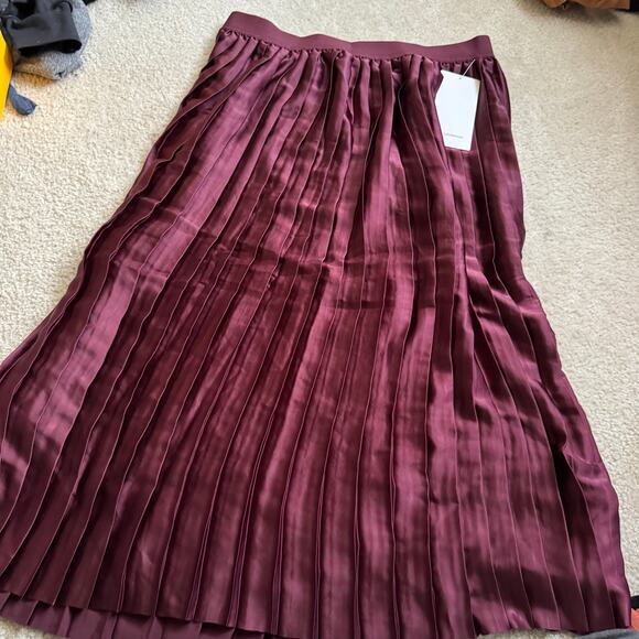 Nwot Lululemon midi pleated skirt XL - Picture 3 of 5